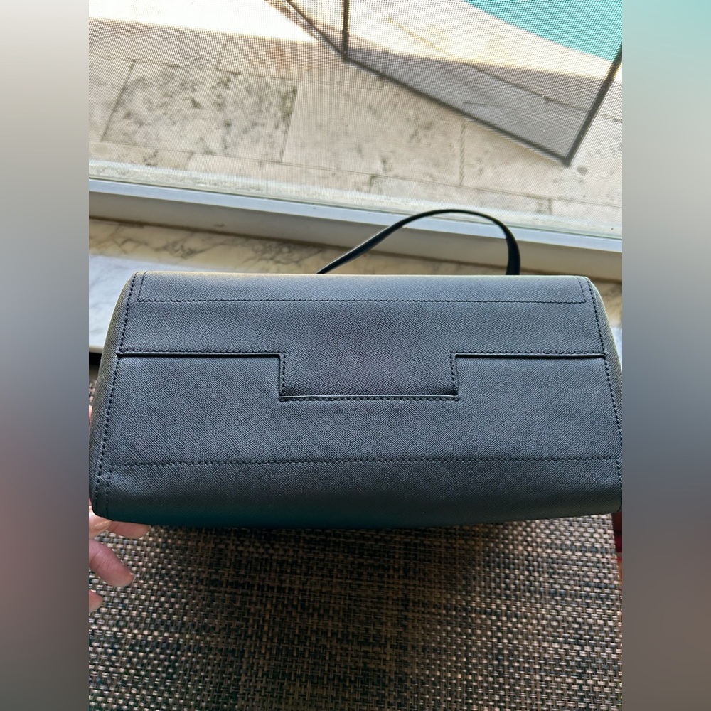 Tory Burch Small Robinson Tote - Picture 7 of 12